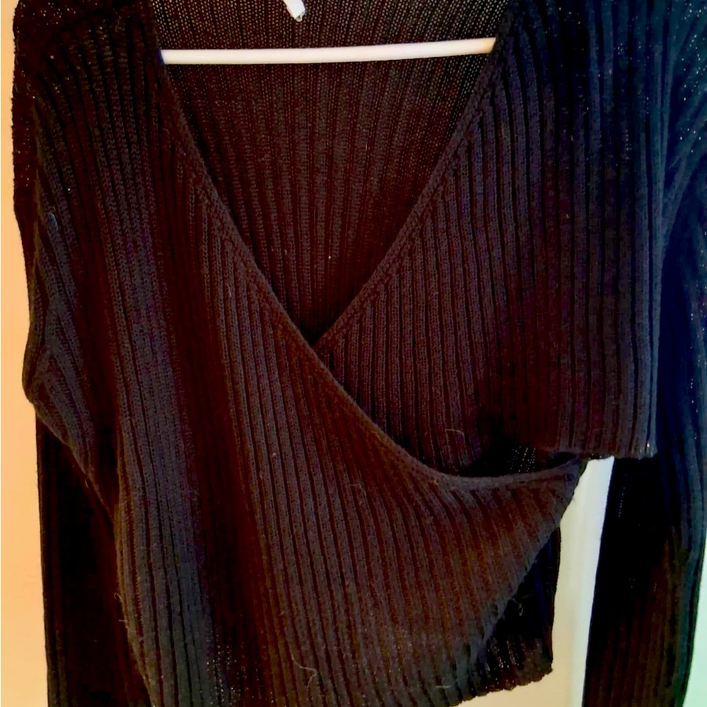 Elegant Black V-Neck Ribbed Sweater
